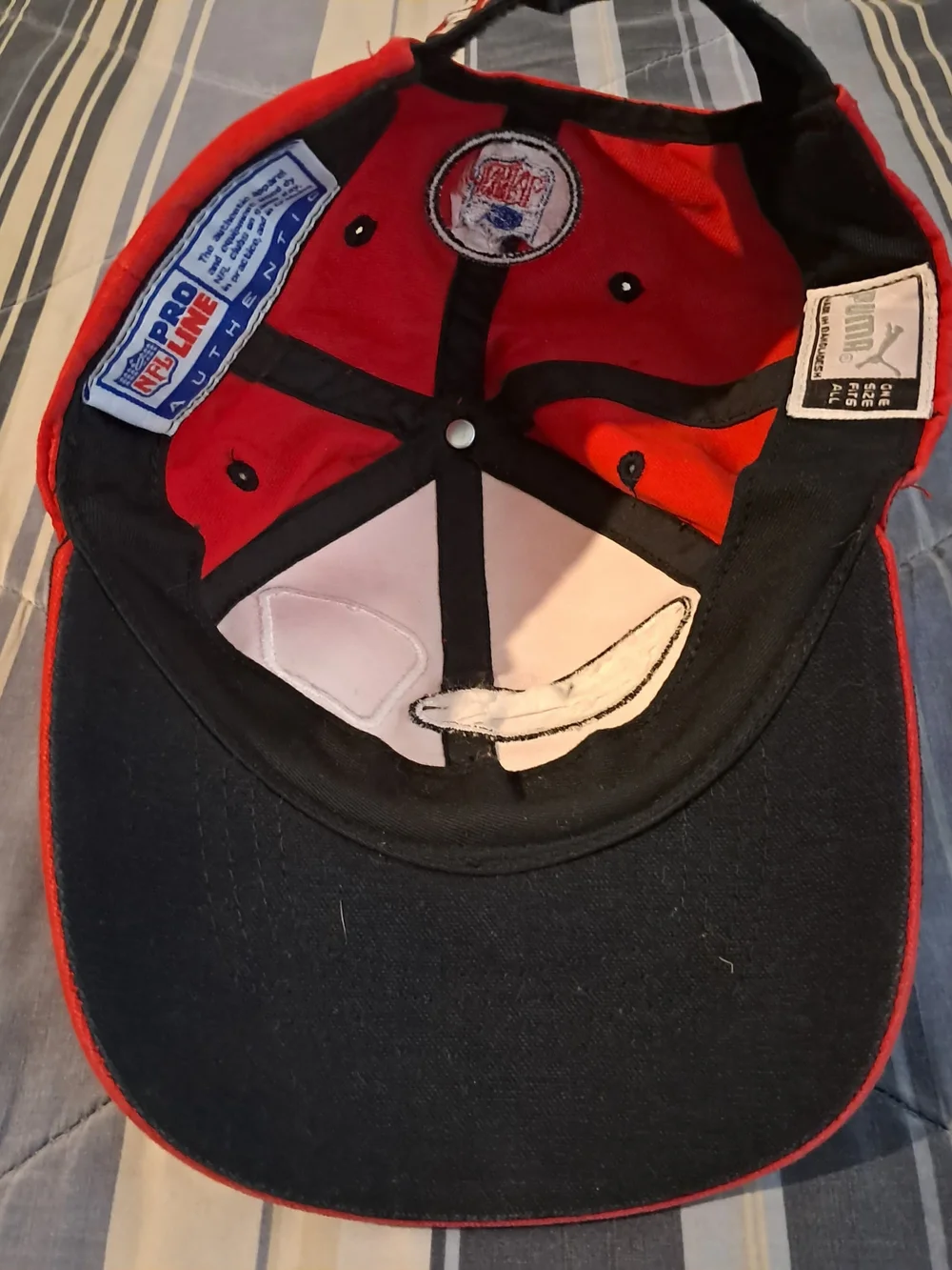 Tampa Bay Buccaneers Red & Black Team Logo Baseball Cap